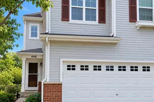 646 Grand Canyon Cir, Crystal Lake, IL 60014 - Photo 2