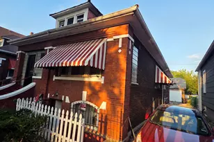 8443 S Manistee Ave, Chicago, IL 60617 - Photo 2