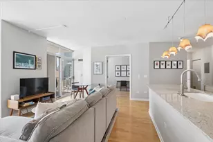 330 W Grand Ave, Chicago, IL 60654 - Photo 4