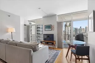 330 W Grand Ave, Chicago, IL 60654 - Photo 10