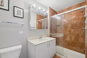 330 W Grand Ave, Chicago, IL 60654 - Photo 18