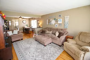 9341 Menard Ave, Oak Lawn, IL 60453 - Photo 4
