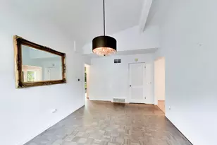 115 Lockerbie Ln, Wilmette, IL 60091 - Photo 8