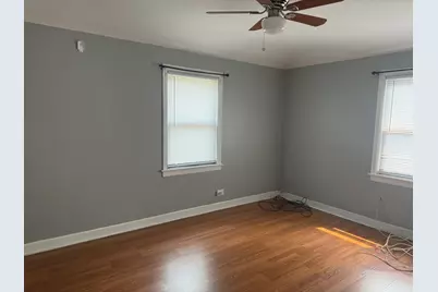 10042 S Luella Avenue, Chicago, IL 60617 - Photo 4