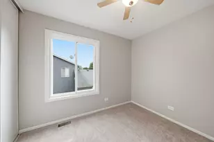 1140 Brunswick Ln, Aurora, IL 60504 - Photo 12