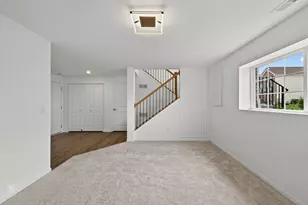 707 Neubauer Circle, Lindenhurst, IL 60046 - Photo 2
