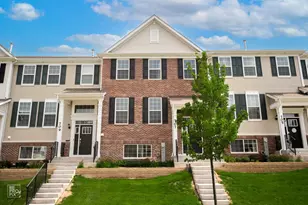 707 Neubauer Circle, Lindenhurst, IL 60046 - Photo 1