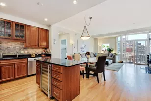 508 W Melrose St, Chicago, IL 60657 - Photo 2