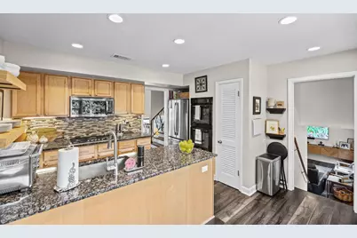 1630 Imperial Drive, Glenview, IL 60026 - Photo 8