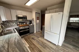 517 E Division St, Kewanee, IL 61443 - Photo 16