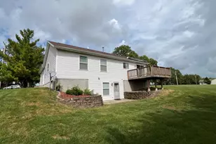 517 E Division St, Kewanee, IL 61443 - Photo 6