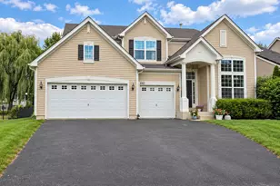 643 Seneca St, Volo, IL 60073 - Photo 2