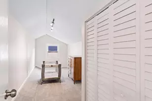 8425 Creekside Ln, Darien, IL 60561 - Photo 16