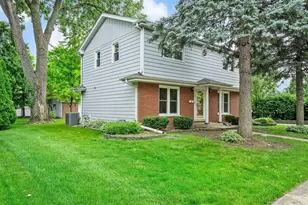 113 N Oak St, Elmhurst, IL 60126 - Photo 2