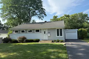 1954 Redwood Ln, Northbrook, IL 60062 - Photo 2