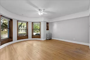 5018 S Blackstone Ave, Chicago, IL 60615 - Photo 2