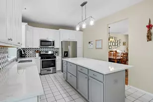 18296 W Meander Dr, Grayslake, IL 60030 - Photo 10