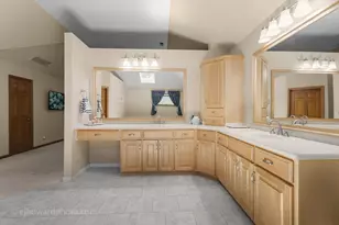 999 South Butternut Circle, Frankfort, IL 60423 - Photo 24