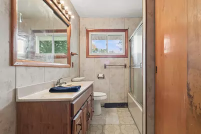 1114 S 5th Street, Dekalb, IL 60115 - Photo 8