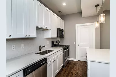 2246 S Whipple Street #3R, Chicago, IL 60623 - Photo 4