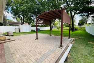 1101 Anthony Rd, Wheeling, IL 60090 - Photo 24