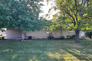 1620 Barthelone St, Crest Hill, IL 60403 - Photo 6