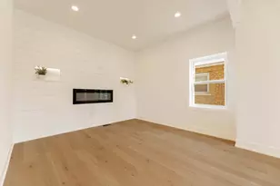 5721 S Newcastle Ave, Chicago, IL 60638 - Photo 4