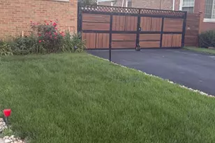 109 N Laverne Ave, Hillside, IL 60162 - Photo 2