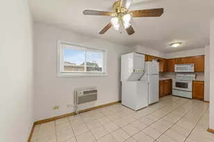 4653 W 95th St, Oak Lawn, IL 60453 - Photo 6