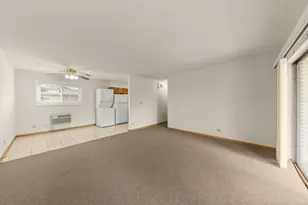 4653 W 95th St, Oak Lawn, IL 60453 - Photo 4