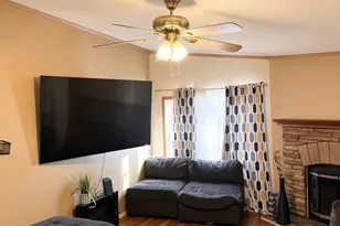 103 Charabanc Ln, Wheeling, IL 60090 - Photo 2