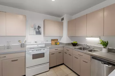 3600 N Lake Shore Drive #2220, Chicago, IL 60613 - Photo 14