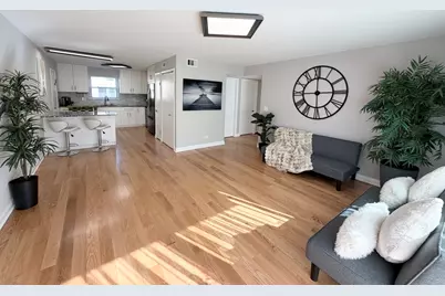 5322 W Windsor Avenue #2C, Chicago, IL 60630 - Photo 2