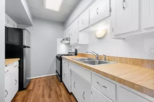 9208 W 140th St, Orland Park, IL 60462 - Photo 10