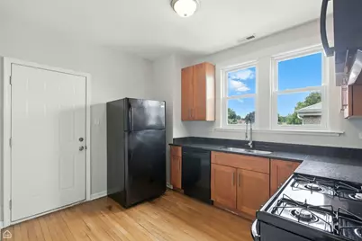 1648 East Avenue #2E, Berwyn, IL 60402 - Photo 8