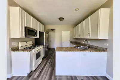 1904 Cobblestone Drive #1904, Carpentersville, IL 60110 - Photo 10
