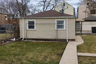 8233 S Escanaba Ave, Chicago, IL 60617 - Photo 10