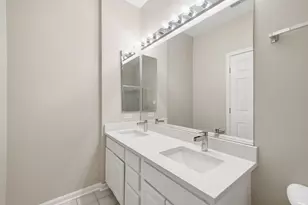 1225 N Orleans St, Chicago, IL 60610 - Photo 16