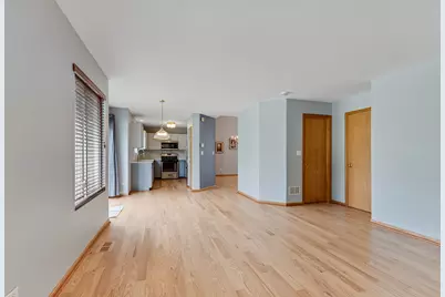 656 Kingsbrooke Crossing, Bolingbrook, IL 60440 - Photo 6