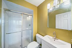 7854 S South Shore Dr, Chicago, IL 60649 - Photo 16
