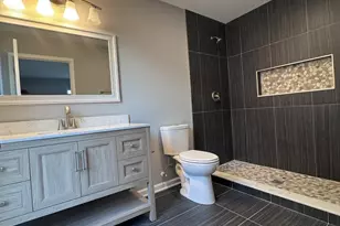 70 E Meadow Dr, Cortland, IL 60112 - Photo 10