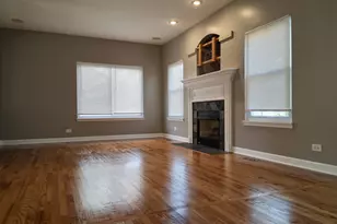 982 Rosefield Ln, Aurora, IL 60504 - Photo 4