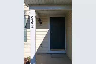 982 Rosefield Lane, Aurora, IL 60504 - Photo 2