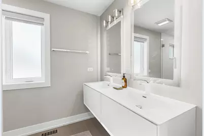 5047 W Winnemac Avenue, Chicago, IL 60630 - Photo 24
