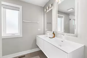 5047 W Winnemac Ave, Chicago, IL 60630 - Photo 24
