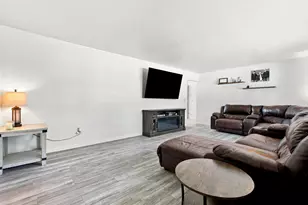 218 N Kansas St, Atwood, IL 61913 - Photo 4