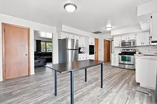 218 N Kansas St, Atwood, IL 61913 - Photo 8
