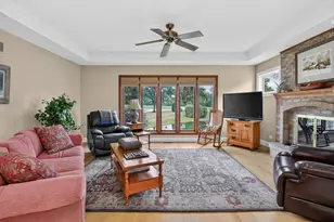 2189 Hidden Valley Dr, Naperville, IL 60565 - Photo 10