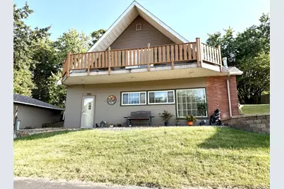 700 W Webster Street, Clifton, IL 61727 - Photo 2