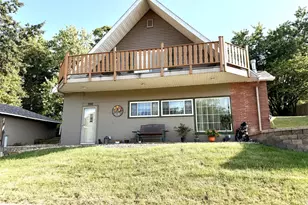 700 W Webster St, Clifton, IL 61727 - Photo 2